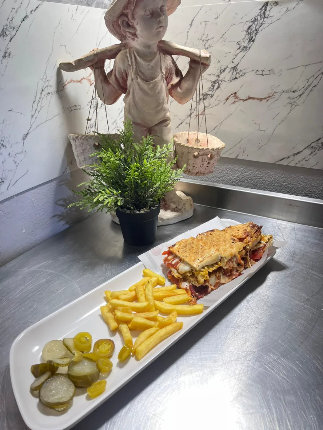 Sade Yumurtalı Tost