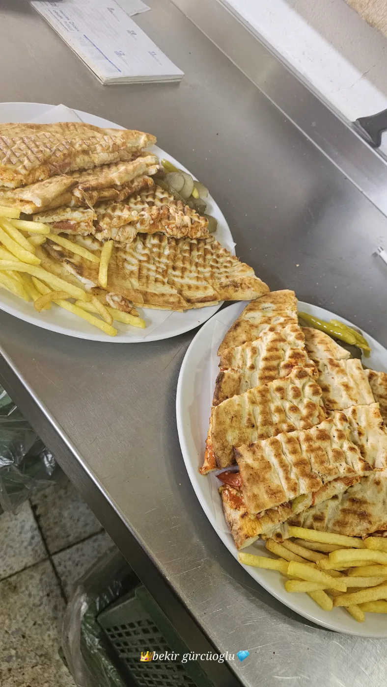 Pideli Karışık Sebzeli Tost